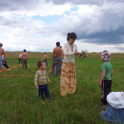 На поле для лапты